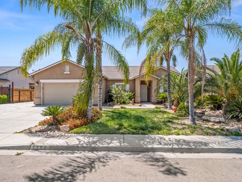 1585 Dallas St, Dinuba, CA, 93618-4154 | Card Image