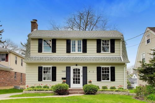 1368 Scott Ave, Winnetka, IL, 60093-1445 | Card Image