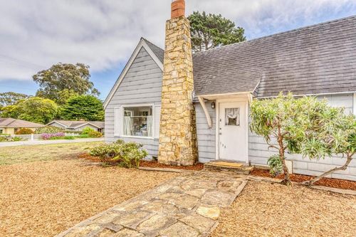 195 Cedar St, Pacific Grove, CA, 93950-2535 | Card Image