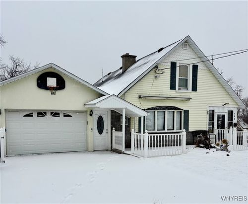 490 Ridge St, Lewiston, NY, 14092-1206 | Card Image