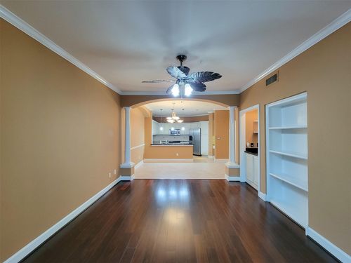 apt-b109-2111 Welch St, Houston, TX, 77019-5652 | Card Image