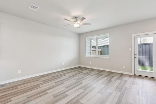2155 Beachcomber Dr, House other with 3 bedrooms, 3 bathrooms and 2 parking in Kemah TX | Image 4