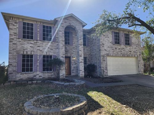 2115 Dove Cir, Grand Prairie, TX, 75052-8816 | Card Image