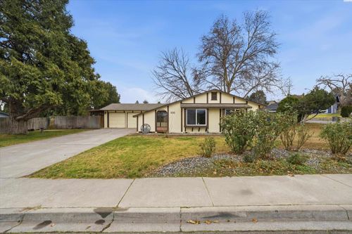 935 W 14th Pl, Kennewick, WA, 99337 | Card Image