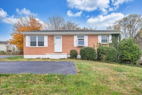 570 Scuffling Hill Rd, Rocky Mount, VA, 24151-2117 | Card Image