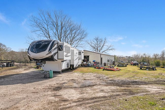 13236 Fm 1409, House other with 4 bedrooms, 3 bathrooms and 3 parking in Old River-Winfree TX | Image 11
