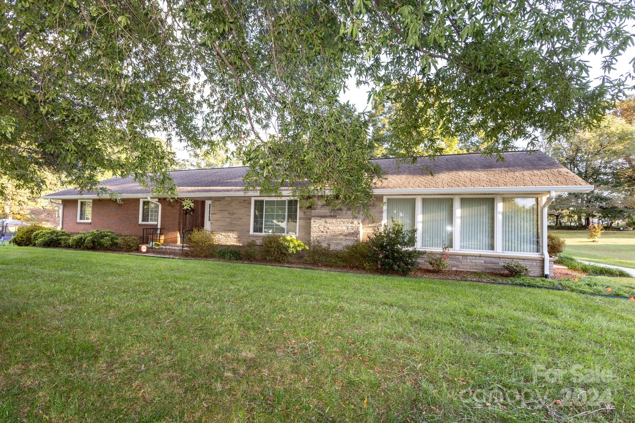 Main Avenue Dr, Hickory, NC 28601