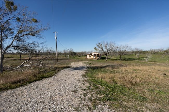 2095 Bridal Path Rd, House other with 1 bedrooms, 1 bathrooms and 100 parking in Luling TX | Image 22