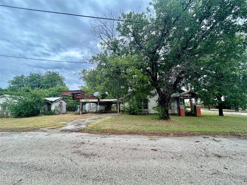 501 W 12th St, Coleman, TX, 76834-6463 | Card Image