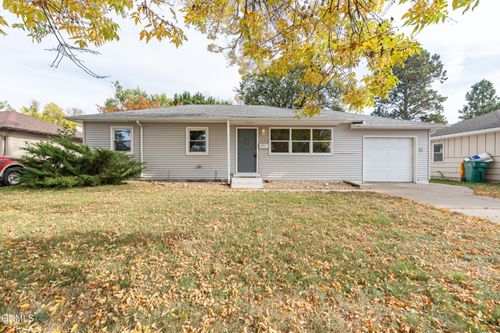 1807 Assumption Dr, Bismarck, ND, 58501-1504 | Card Image