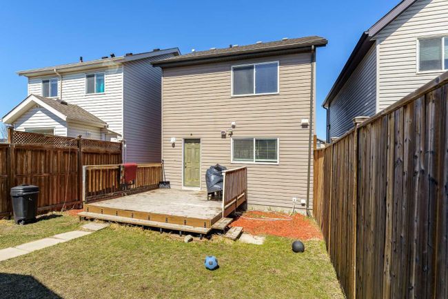 1587 New Brighton Drive Se, Home with 3 bedrooms, 2 bathrooms and 2 parking in Calgary AB | Image 29