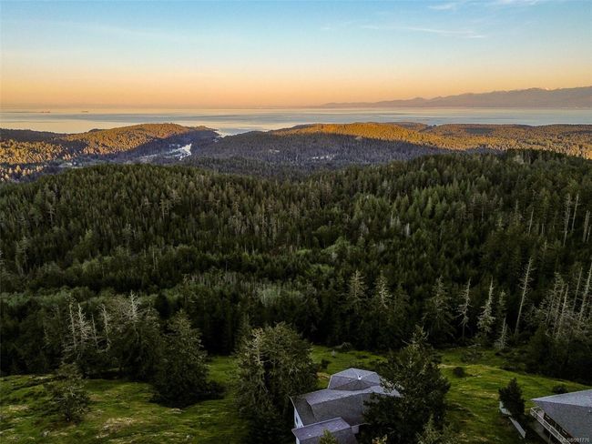 Breathtaking 180-degree panoramic views of the City of Victoria, Mt. Baker, Pedder Bay Marina, Race Rocks Lighthouse, Port Angeles, and the Washington Mountain Range. | Image 5