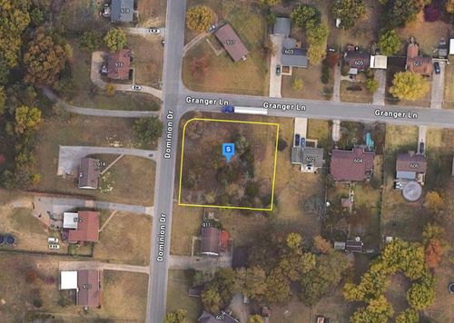 913 Dominion Dr, Clarksville, TN, 37042-5468 | Card Image