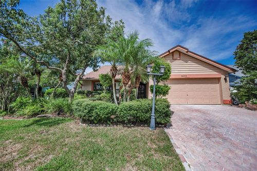 8609 Thimbleberry Ln, TAMPA, FL, 33635-6202 | Card Image