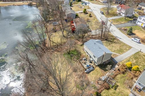 40 Hummingbird Trl, Highland Lakes, NJ, 07422-1135 | Card Image