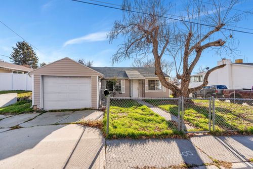 240 N Grove Dr, Pleasant Grove, UT, 84062 | Card Image