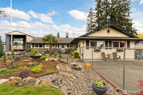 26117 Se 425th St, Enumclaw, WA, 98022-8643 | Card Image