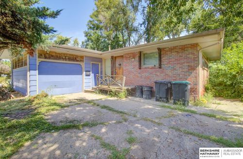8512 Grand Ave, Omaha, NE, 68134-3110 | Card Image