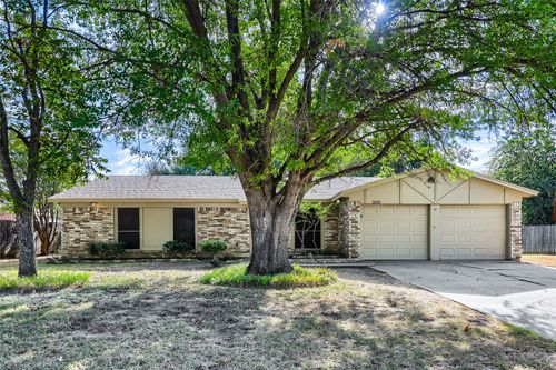3332 Chalmette Court, Forest Hill, TX, 76140 | Card Image