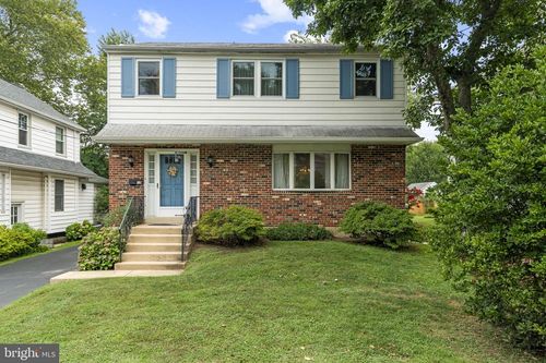 32 E Benedict Ave, HAVERTOWN, PA, 19083-2402 | Card Image
