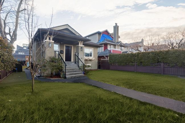 3226 W 7 Th Avenue, House other with 3 bedrooms, 2 bathrooms and 4 parking in Vancouver BC | Image 1