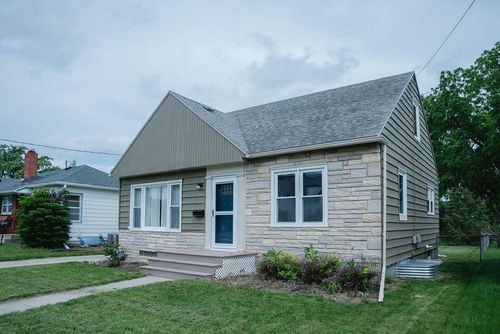 1411 3 1/2 St Se, Rochester, MN, 55904-4715 | Card Image