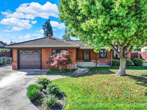 44 W La Mesa Ave, Stockton, CA, 95207-2825 | Card Image