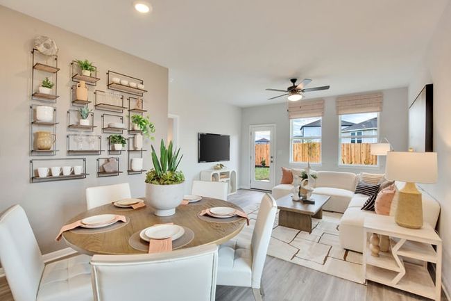 148 Two Bits Ln, House other with 3 bedrooms, 2 bathrooms and 2 parking in Elgin TX | Image 4