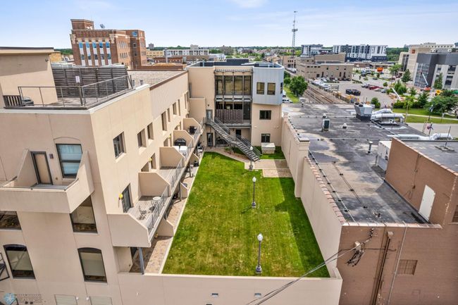 Shared green space | Image 4