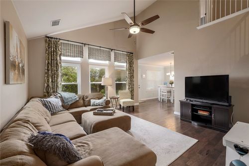 7908 Portland Trl, Austin, TX, 78729-8044 | Card Image