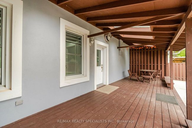 521 Guelph St, Home with 5 bedrooms, 5 bathrooms and 13 parking in Norval ON | Image 33