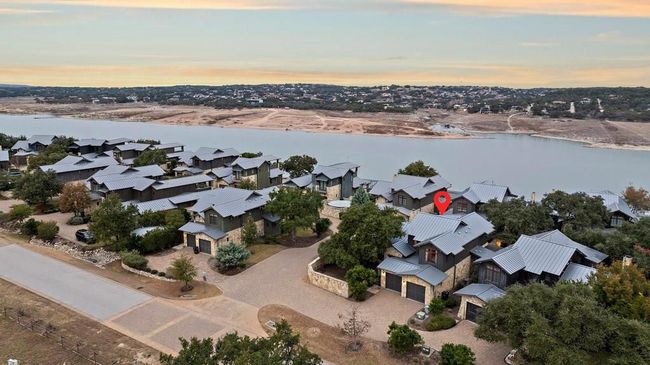LUXUARY LAKEFRONT COMMUNITY | Image 35
