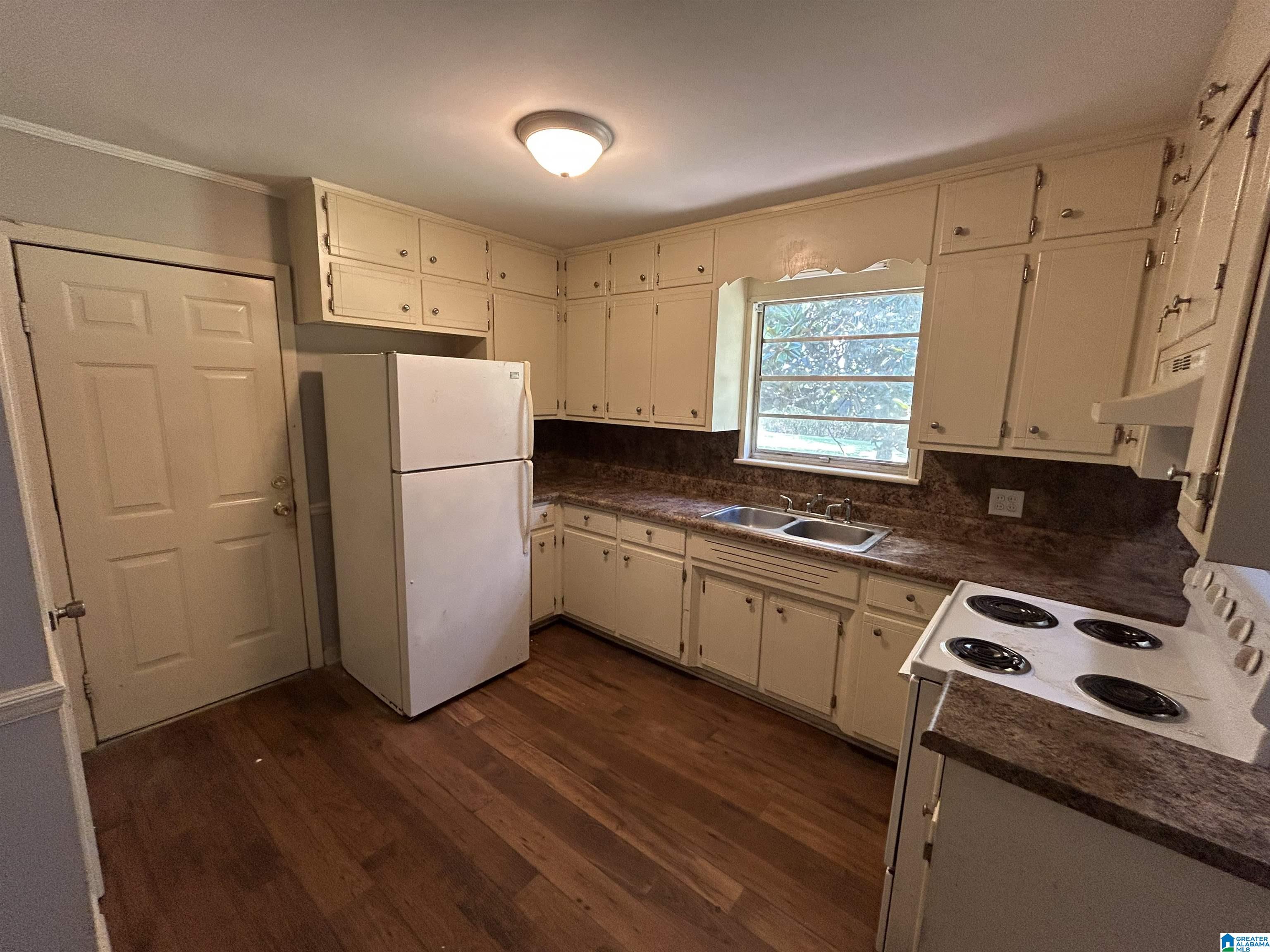 Residential in ADAMSVILLE 4