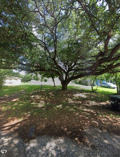 229 Nanlee St, La Marque, TX, 77568-6239 | Card Image