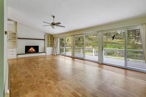 102 Colonial Rd, Guilford, CT, 06437-3130 | Card Image