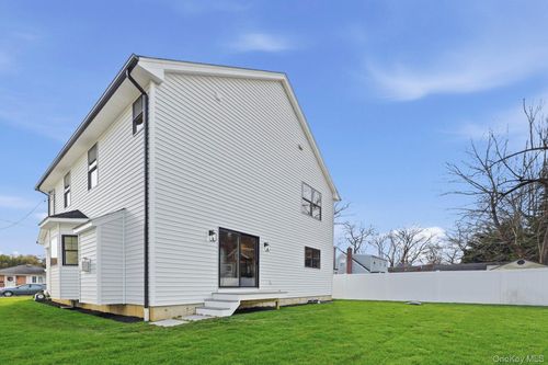 5 Ketcham Pl, Huntingtn Sta, NY, 11747-1406 | Card Image