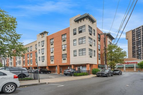 204-9252 Kennedy Blvd, North Bergen, NJ, 07047-9300 | Card Image