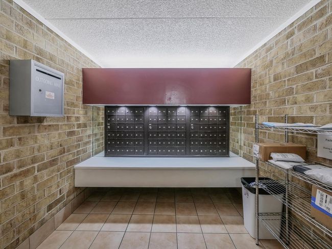 APT-202 - 5600 Astor Ln, Condo with 2 bedrooms, 1 bathrooms and 2 parking in Rolling Meadows IL | Image 18