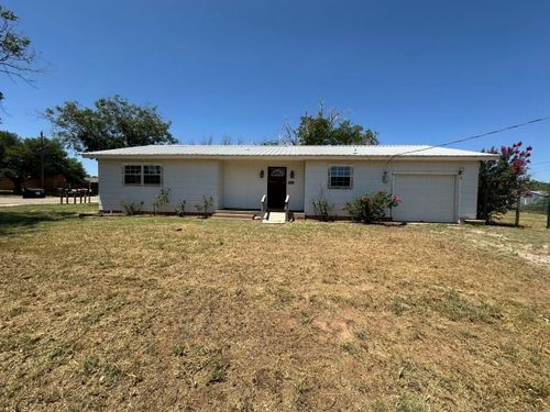 302 S Reeves St, Loraine, TX, 79532-2262 | Card Image