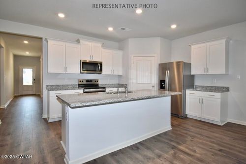 81 Shiloh Spgs, Jackson, TN, 38305-1315 | Card Image
