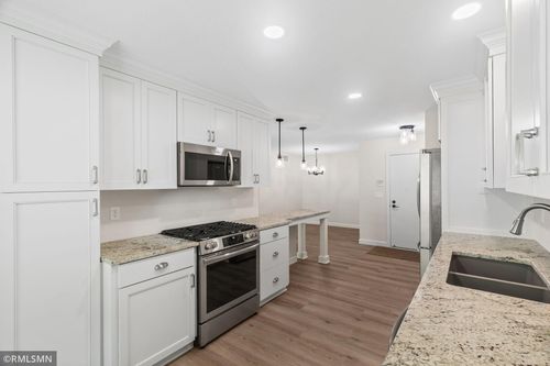 5237 Balmoral Ln, Bloomington, MN, 55437-2867 | Card Image