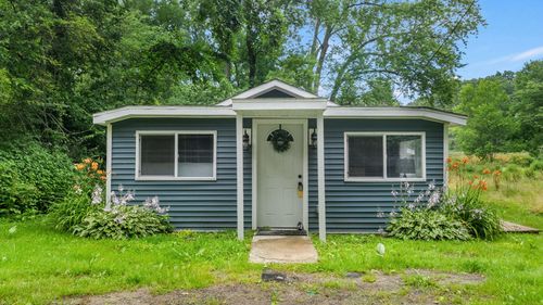 7323 E Pansy Ln, New Carlisle, IN, 46552-9108 | Card Image