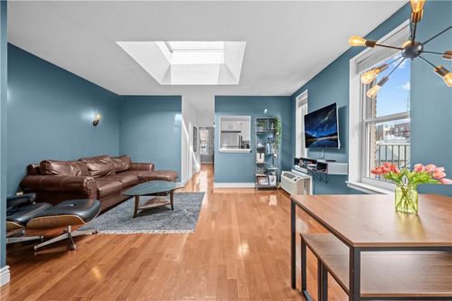 4d-10104 4th Ave, Brooklyn, NY, 11209-8345 | Card Image