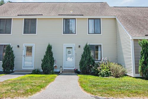 125 Treadway Ln, Londonderry, NH, 03053-3605 | Card Image
