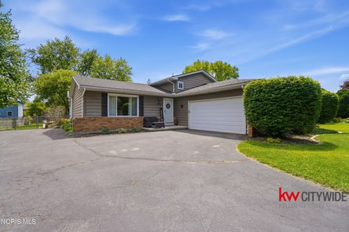 1740 Cass Road, Maumee, OH, 43537 | Card Image
