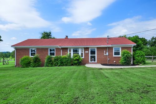 4021 Yager Rd, McMinnville, TN, 37110-6745 | Card Image