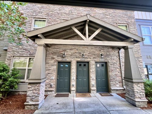 608 Ne Roydon Ln, Hillsboro, OR, 97006-9223 | Card Image