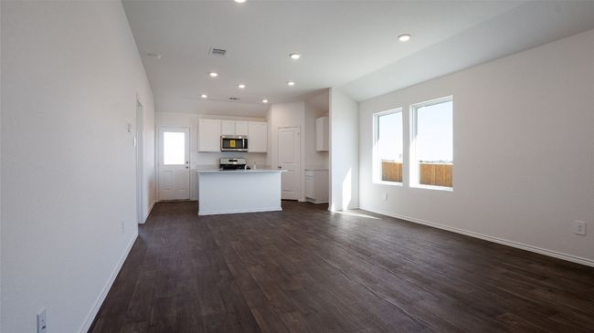 177 Celosia Loop, House other with 3 bedrooms, 2 bathrooms and 1 parking in Uhland TX | Image 6