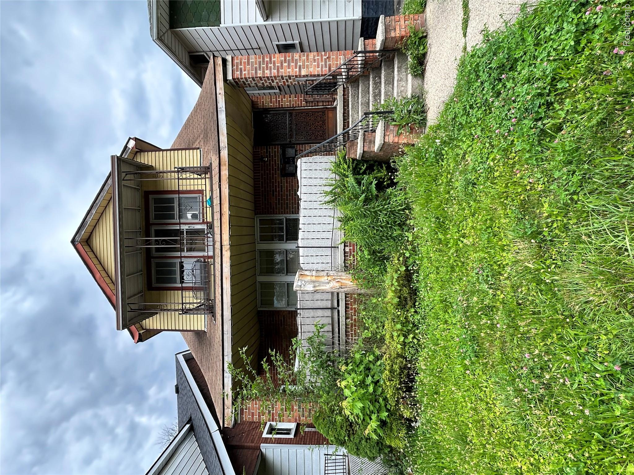 Residential Income in Highland Park