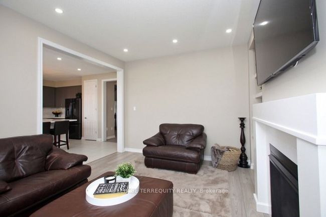 220 Harpin Way E, House other with 5 bedrooms, 4 bathrooms and 4 parking in Fergus ON | Image 17